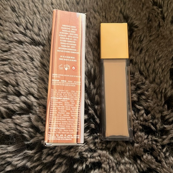 Urban Decay STAY NAKED WEIGHTLESS LIQUID FOUNDATION Shade 50CP Full SIZE